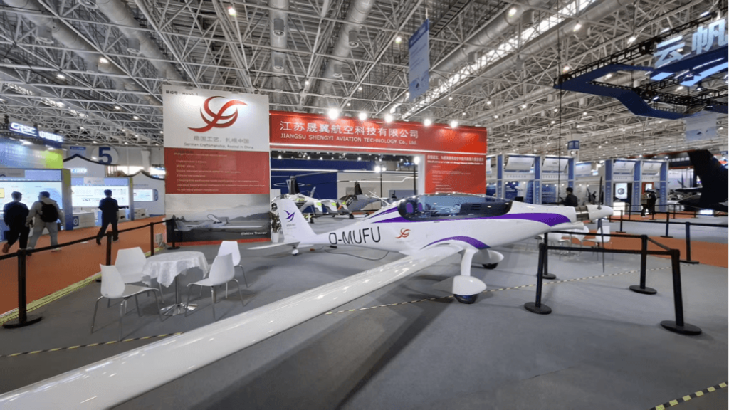江苏晟翼航空：中德合作电动飞机亮相亚洲通航展